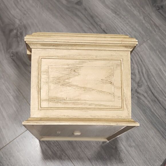 Vintage Learner Sewing Box - Picture 7 of 8